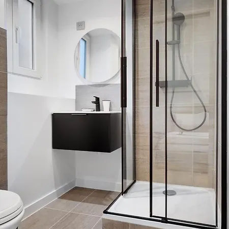 Apartment Duplex De Luxe Avec Billard Et Baignoire