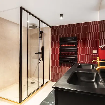 Duplex De Luxe Avec Billard Et Baignoire Appartamento Parigi