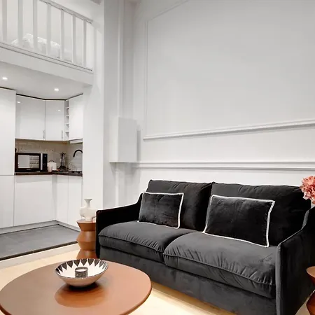 Duplex De Luxe Avec Billard Et Baignoire Apartment