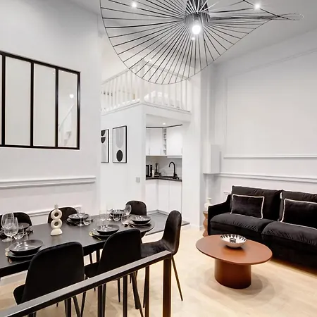 Appartamento Duplex De Luxe Avec Billard Et Baignoire