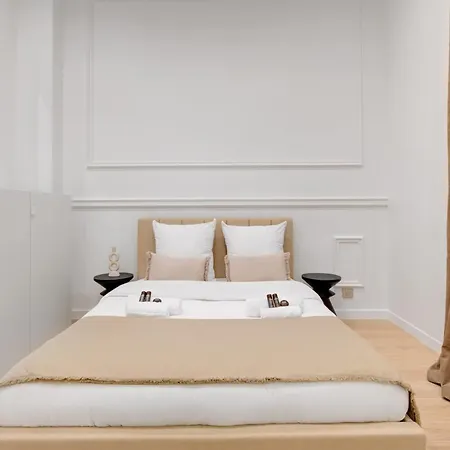 Duplex De Luxe Avec Billard Et Baignoire Appartamento Parigi