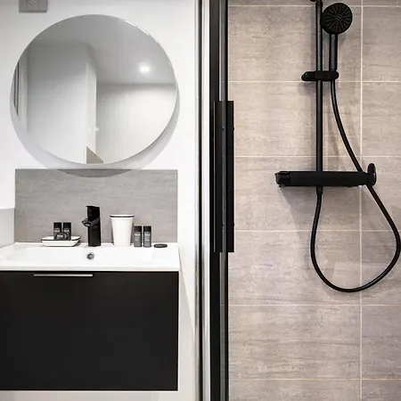 Duplex De Luxe Avec Billard Et Baignoire * Parijs
