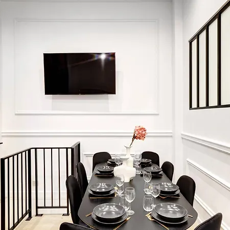 Duplex De Luxe Avec Billard Et Baignoire Appartement *