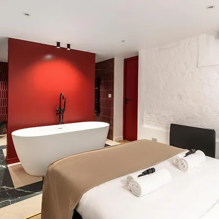 Appartement Duplex De Luxe Avec Billard Et Baignoire *
