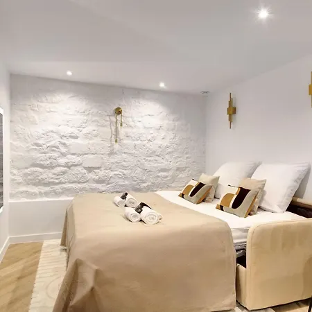 Duplex De Luxe Avec Billard Et Baignoire Parijs