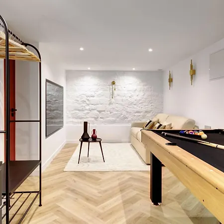Appartement Duplex De Luxe Avec Billard Et Baignoire *